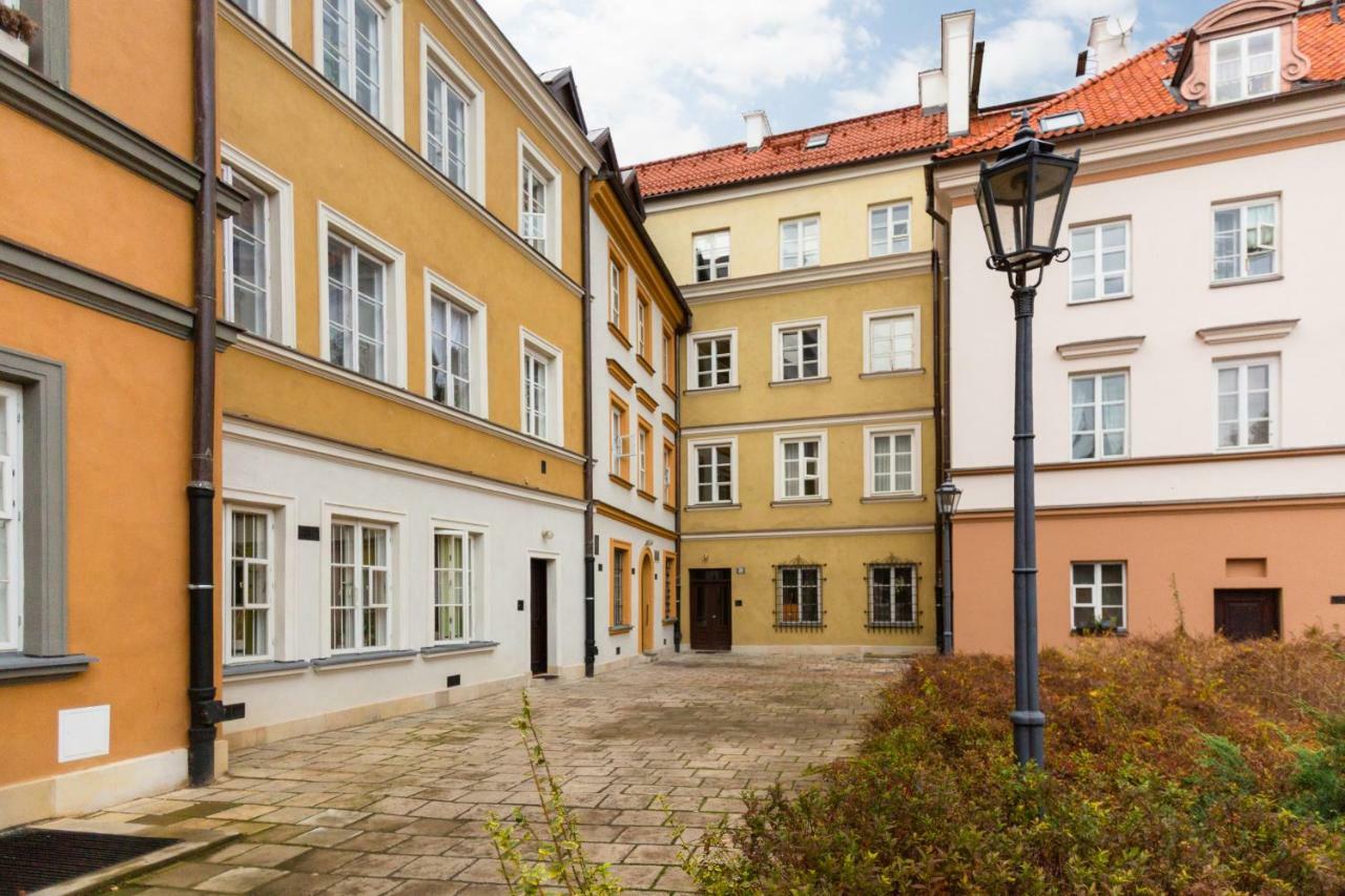 New Town By Renters * Warschau